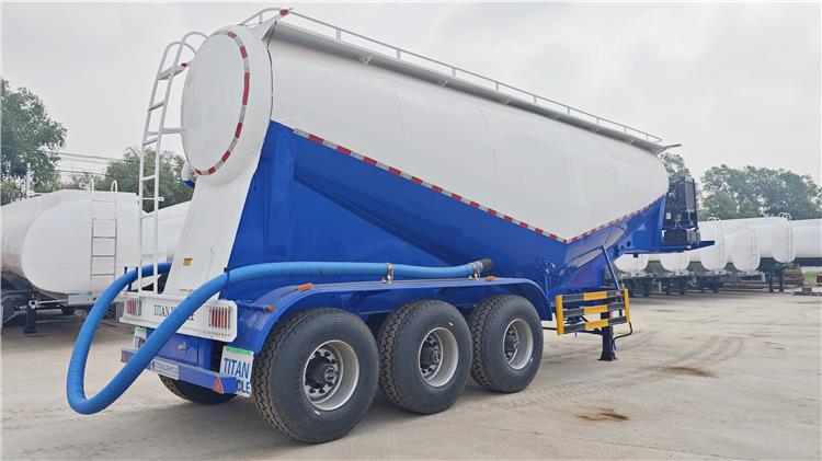 Tri Axle 50T Bulk Cement Tanker Trailer for Sale In Costa Rica San José
