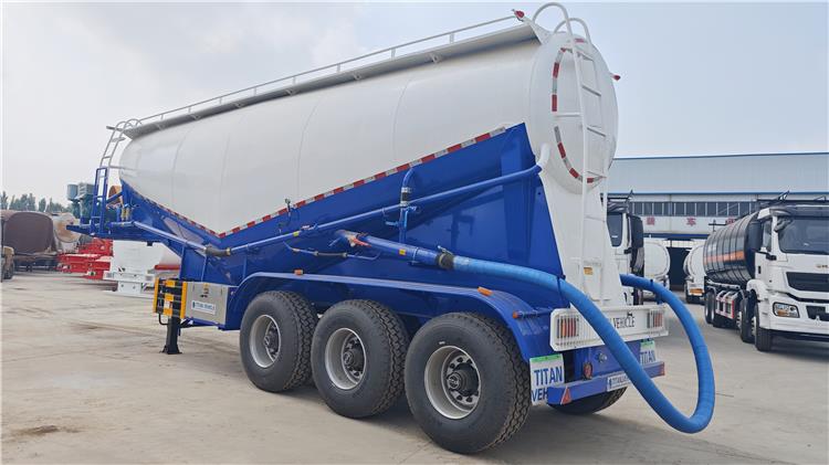 Tri Axle 50T Bulk Cement Tanker Trailer for Sale In Costa Rica San José